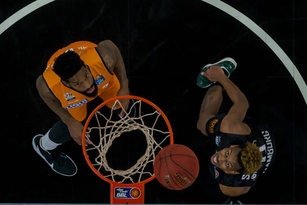 面对柏林联 面对柏林联