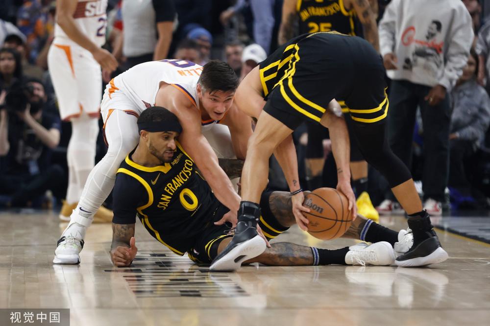 士队的防守 士队的防守