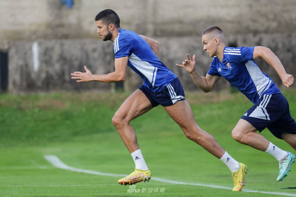 围中保持高 围中保持高